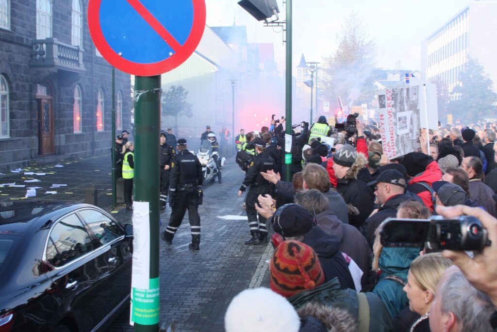 Επανάσταση με τις ευλογίες του ΔΝΤ δεν γίνεται!