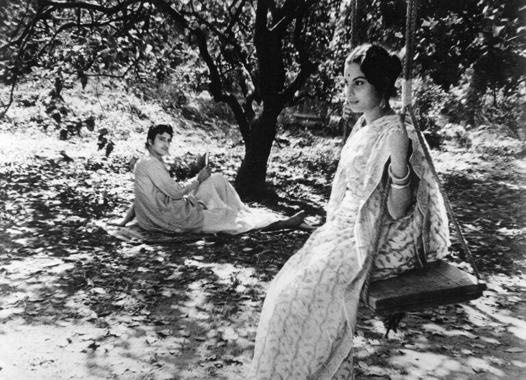 ΣΙΝΕΜΑΣΑΤΓΙΑΤΖΙΤ ΡΕΙ – Μοναχική σύζυγος