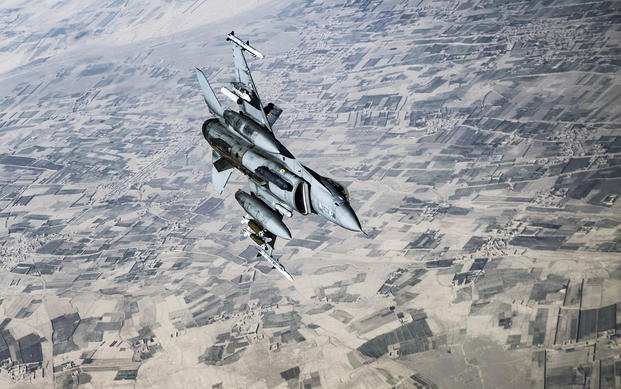 Οι αμερικάνικες βόμβες εξακολουθούν να σκορπίζουν το θάνατο