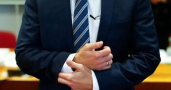 Τι είναι η ληστεία μιας τράπεζας μπροστά στην ίδρυσή της;