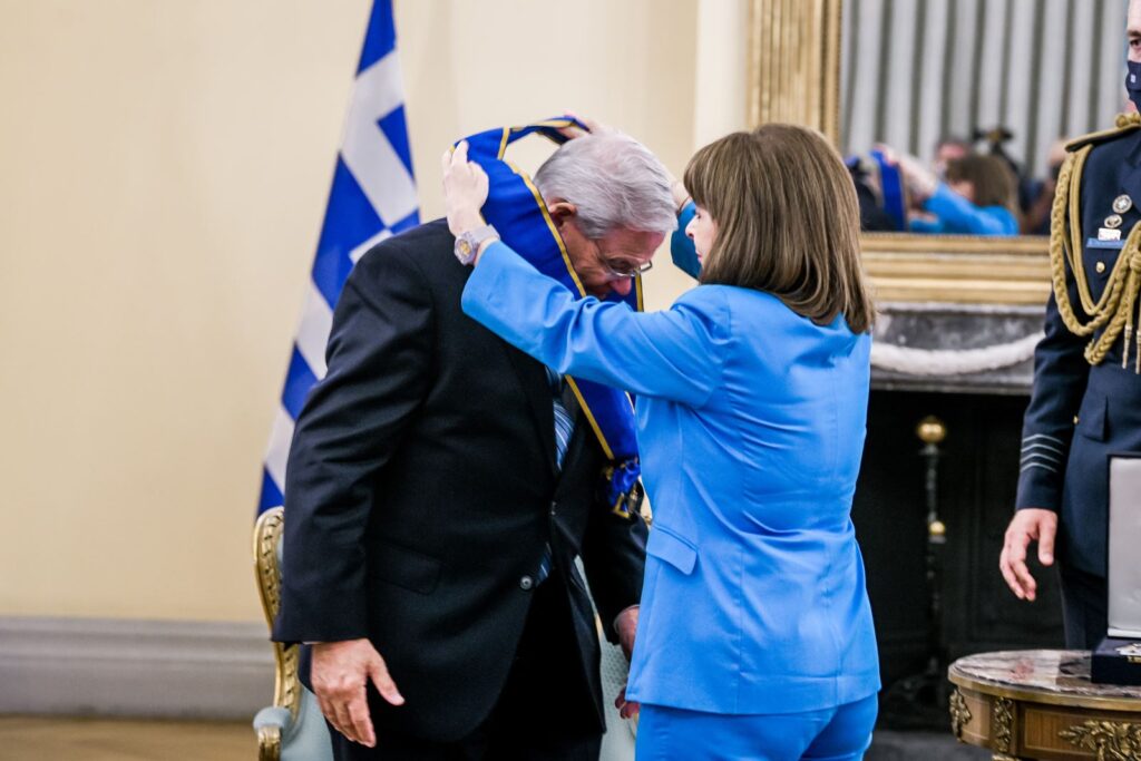 Το τερπνόν μετά του ωφελίμου……για τους Αμερικανούς