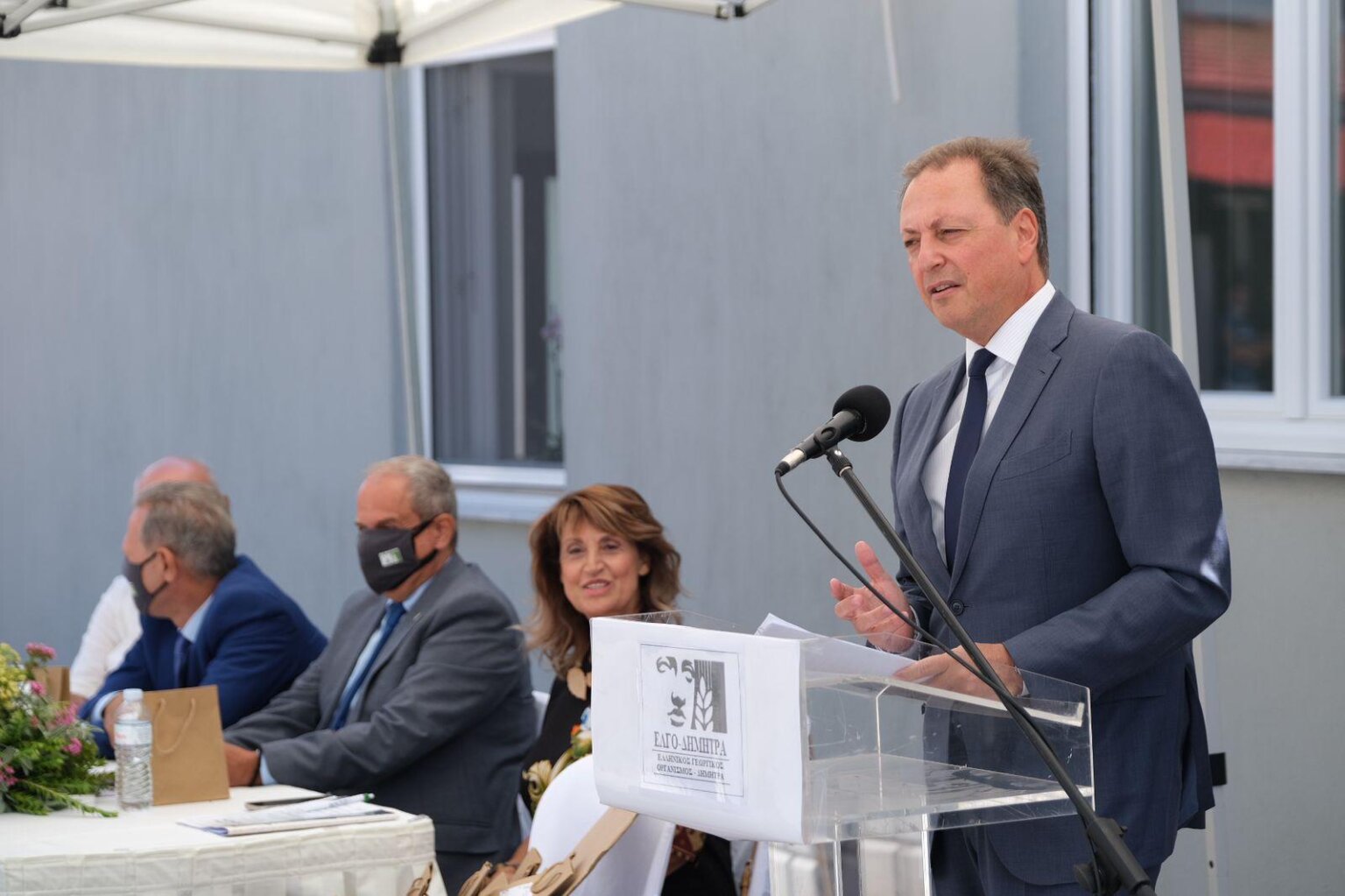 Εμετικά εγκώμια Λιβανού στην Αμερικανική Γεωργική Σχολή