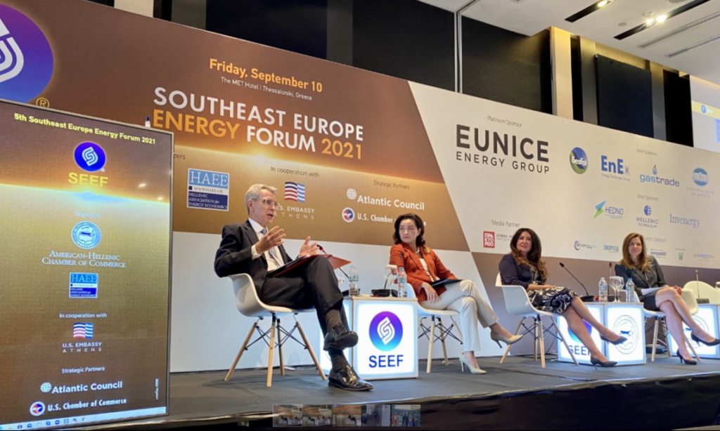 Για να τ’ ακούσει η νύφη…