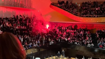 Oταν η φιλαρμονία γίνεται δυσαρμονία, χρειάζονται (και) καπνογόνα