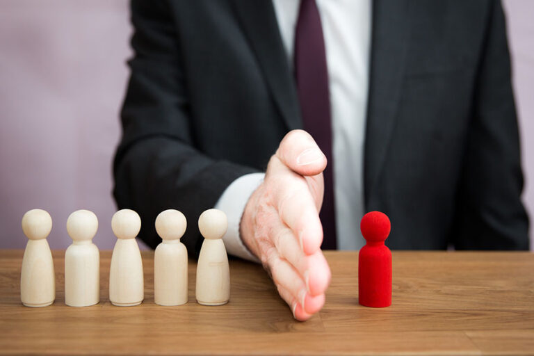 Ε΄ ΕΛΜΕ Θεσσαλονίκης: Η Παρασκευή Τυχεροπούλου δεν είναι μόνη! Είμαστε όλοι και όλες στο πλευρό της, είμαστε η ασπίδα προστασίας