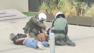 Χτύπησαν απρόκλητα διαδήλωση ενάντια στην παρουσία του Crown Iris στα Χανιά