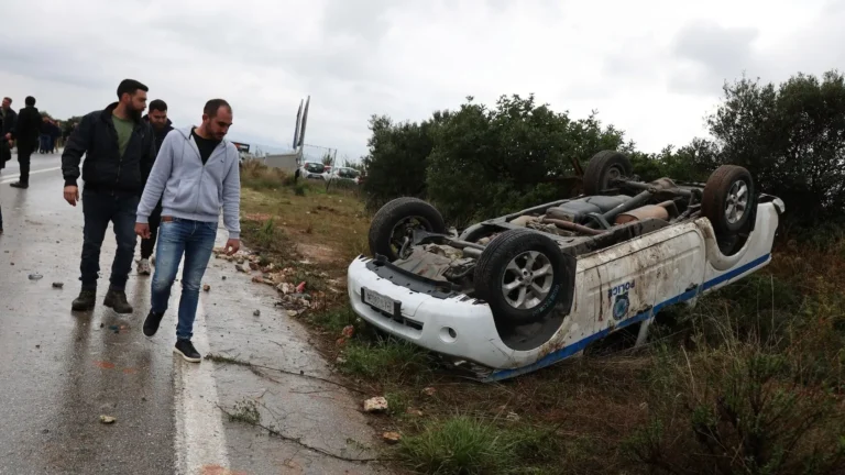 Καμιά αστική νομιμότητα δεν πρέπει να περιορίσει τον δίκαιο αγώνα των αγροτώνΝα σπάσει ο κρατικός τσαμπουκάς και κάθε «κοινωνικός αυτοματισμός»
