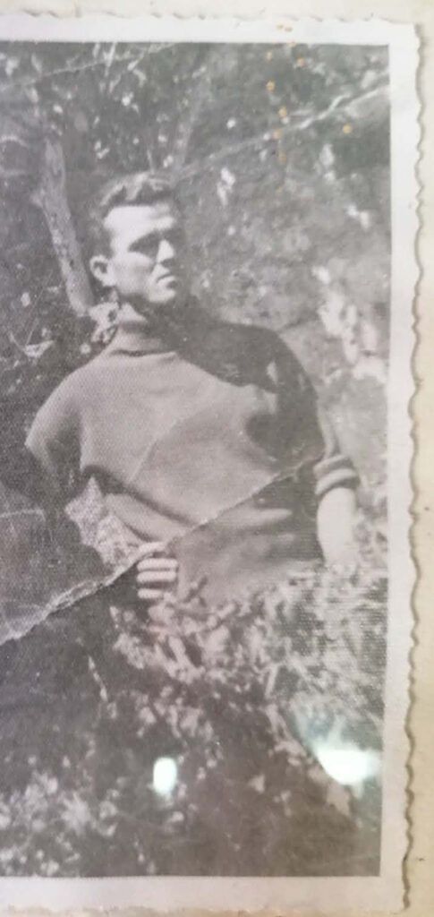 Κ’ είναι χιλιάδες στην Ελλάδα όμοιοι Πανάγιοι Τάφοι (Κώστας Βάρναλης)