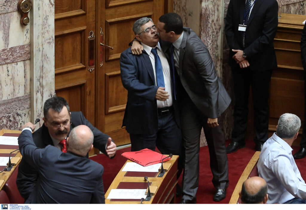 «Κόμμα» Κασιδιάρη: Είμαστε η συνέχεια της νεοναζιστικής Χρυσής Αυγής!Ο συνιδρυτής της «Συμμαχίας Ελλήνων, Γ. Μανούσος, αποκάλυψε πριν από ένα χρόνο την νεοναζιστική ταυτότητα του μορφώματος